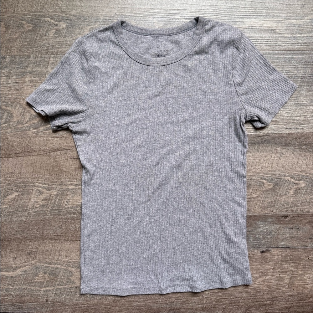 A New Day Gray Heathered Short Sleeve Tee